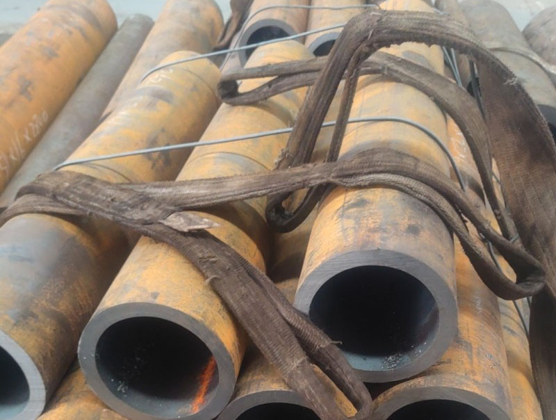 白玉15CrMoG无缝钢管切割